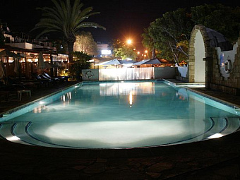   DIONYSOS CENTRAL HOTEL 3*