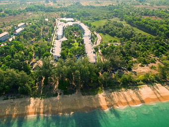 Отель HOLIDAY INN RESORT PHUKET MAI KHAO BEACH 4*