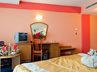 SIRIUS BEACH HOTEL & SPA 4*