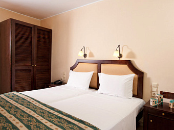 MANOS MARIA HOTEL & APARTMENTS 4*