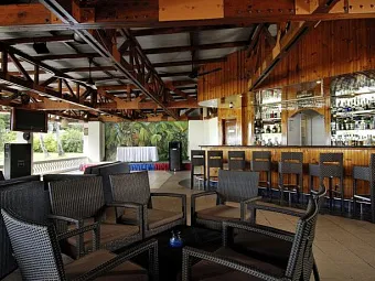 Отель BERJAYA BEAU VALLON BAY RESORT 4*