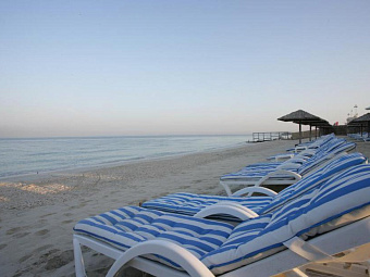   RAMADA BEACH HOTEL AJMAN 4*