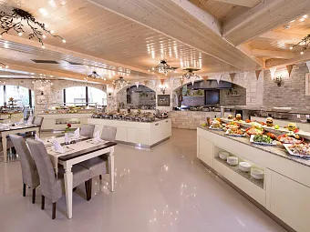 Отель CACTUS ROYAL SPA & RESORT 5*