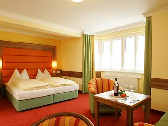 Отель OESTERREICHISCHER HOF HOTEL 4*