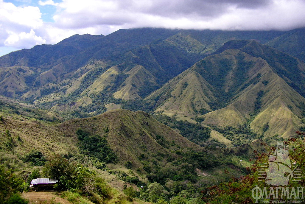 Горы в южной части Сулавеси.