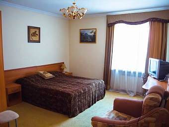 ШАТО ЛЕОПАРД 3*