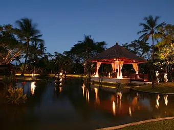 Отель NUSA DUA BEACH HOTEL & SPA 5*