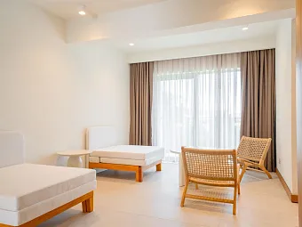 THE NORM COLLECTION DOOR'A 5*