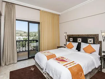 Отель TULIP INN OASIS 4*