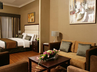  RAMADA HOTEL & SUITES 4*