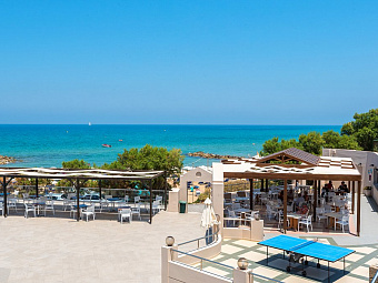   THEMIS BEACH HOTEL 4*