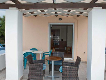 AITHRIO HOTEL 2+*