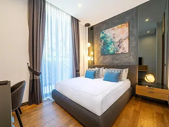 THE NORM COLLECTION DOOR'A 5*