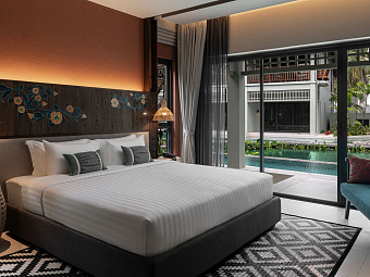 Deluxe Pool Access Room