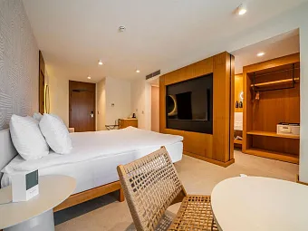 THE NORM COLLECTION DOOR'A 5*