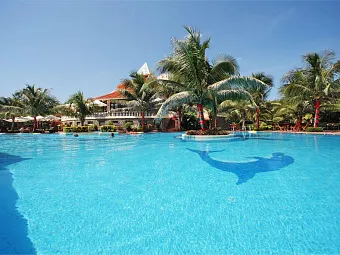 Отель GOLDEN COAST RESORT & SPA 4*