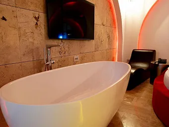 THE NORM COLLECTION DOOR'A 5*