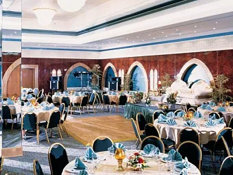  Отель LOU`LOU`A BEACH RESORT 3*, Шарджа.