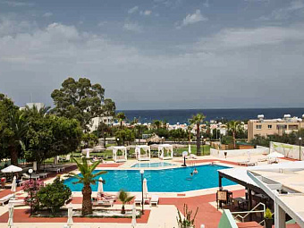 ADELAIS BAY HOTEL 3*