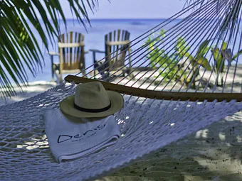 Отель DENIS PRIVATE ISLAND 4*