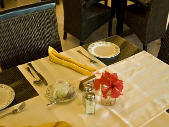 Отель CASTELLO BEACH PRASLIN 4*
