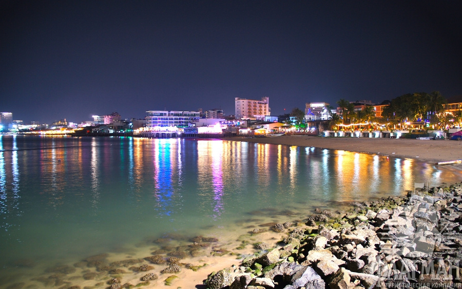 Ночной пляж Паттайи