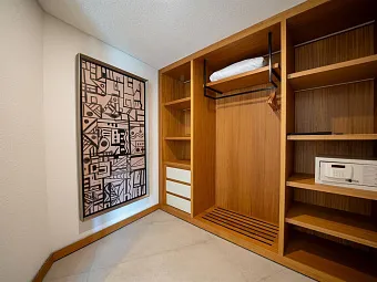 THE NORM COLLECTION DOOR'A 5*