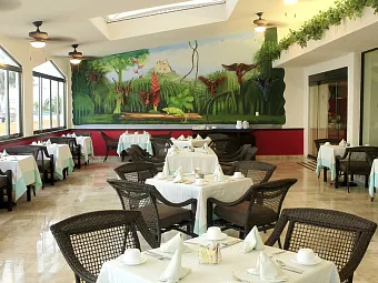 Отель GOLDEN PARNASSUS 5*