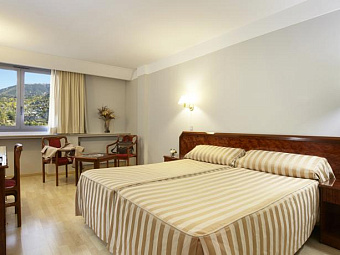 Отель TULIP INN ANDORRA DELFOS HOTEL 4*
