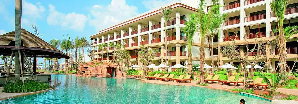 Общий вид отеля RAVINDRA BEACH RESORT&SPA