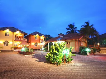 Отель PARADISE HOLIDAY VILLAGE 3*