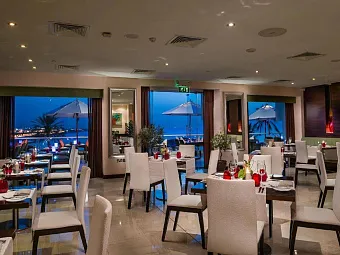 Crowne Plaza Muscat 4*