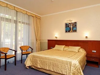 Краснодарский край. Геленджик. Отель ПРИМОРЬЕ 4*. 2-х местный 2-х комнатный люкс.