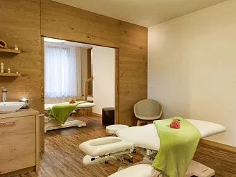 Отель OESTERREICHISCHER HOF HOTEL 4*