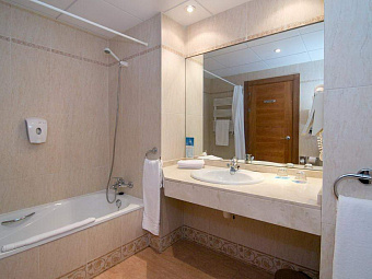 MEDPLAYA PIRAMIDE SALOU 4*