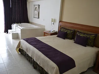 Отель GOLDEN PARNASSUS 5*