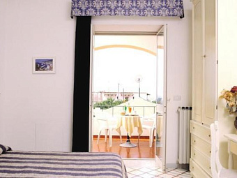 CASTIGLIONE VILLAGE HOTEL 4*
