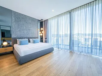 THE NORM COLLECTION DOOR'A 5*