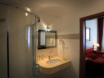 Отель ARISTON & ARISTON PATIO 4*