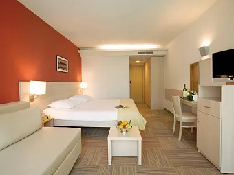 VALAMAR CRYSTAL 4*
