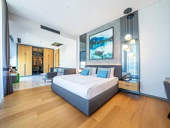 THE NORM COLLECTION DOOR'A 5*