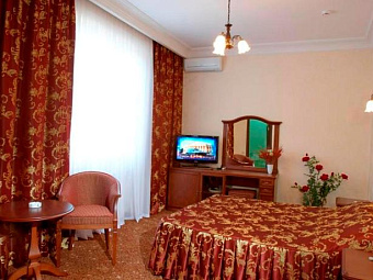 Отель ЧЕБОТАРЕВ 4*