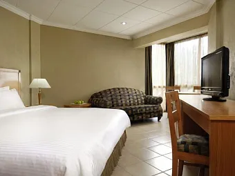 Отель BERJAYA BEAU VALLON BAY RESORT 4*