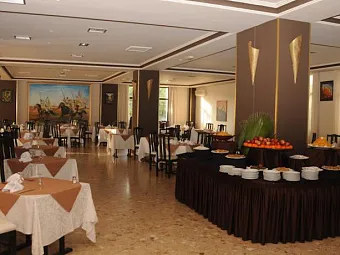 Отель TULIP INN OASIS 4*