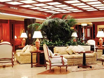 Лобби отеля GRAN MELIA VICTORIA 5*