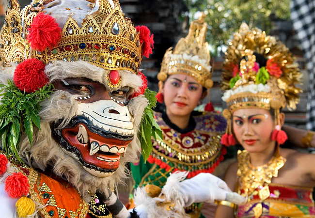 Празднки на Бали - их в национальном календаре более 200 в году!