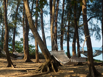 Отель HOLIDAY INN RESORT PHUKET MAI KHAO BEACH 4*