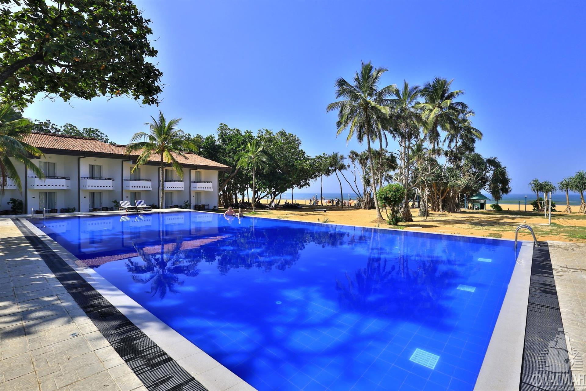 Beach resort 4 шри ланка. Hibiscus Beach Hotel Шри Ланка. Hibiscus Beach Hotel 4 Шри-Ланка. Hibiscus Beach Hotel Villas 3 Шри Ланка. Отель Hibiscus Beach Hotel Villas.