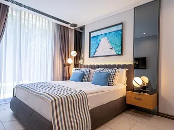 THE NORM COLLECTION DOOR'A 5*