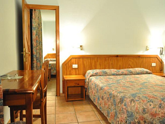 PARIS ENCAMP 3*